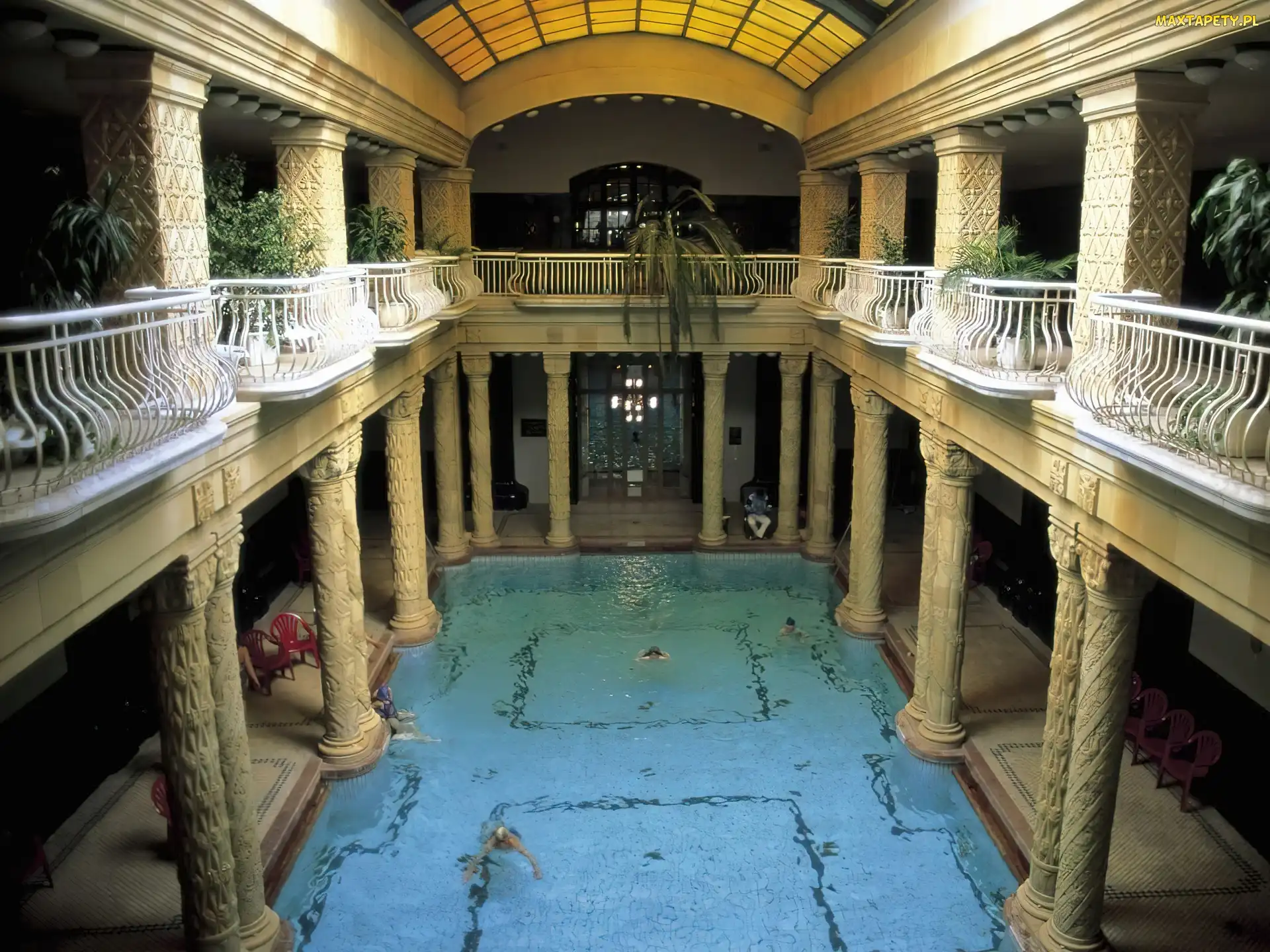 Hotel, Basen, Europa