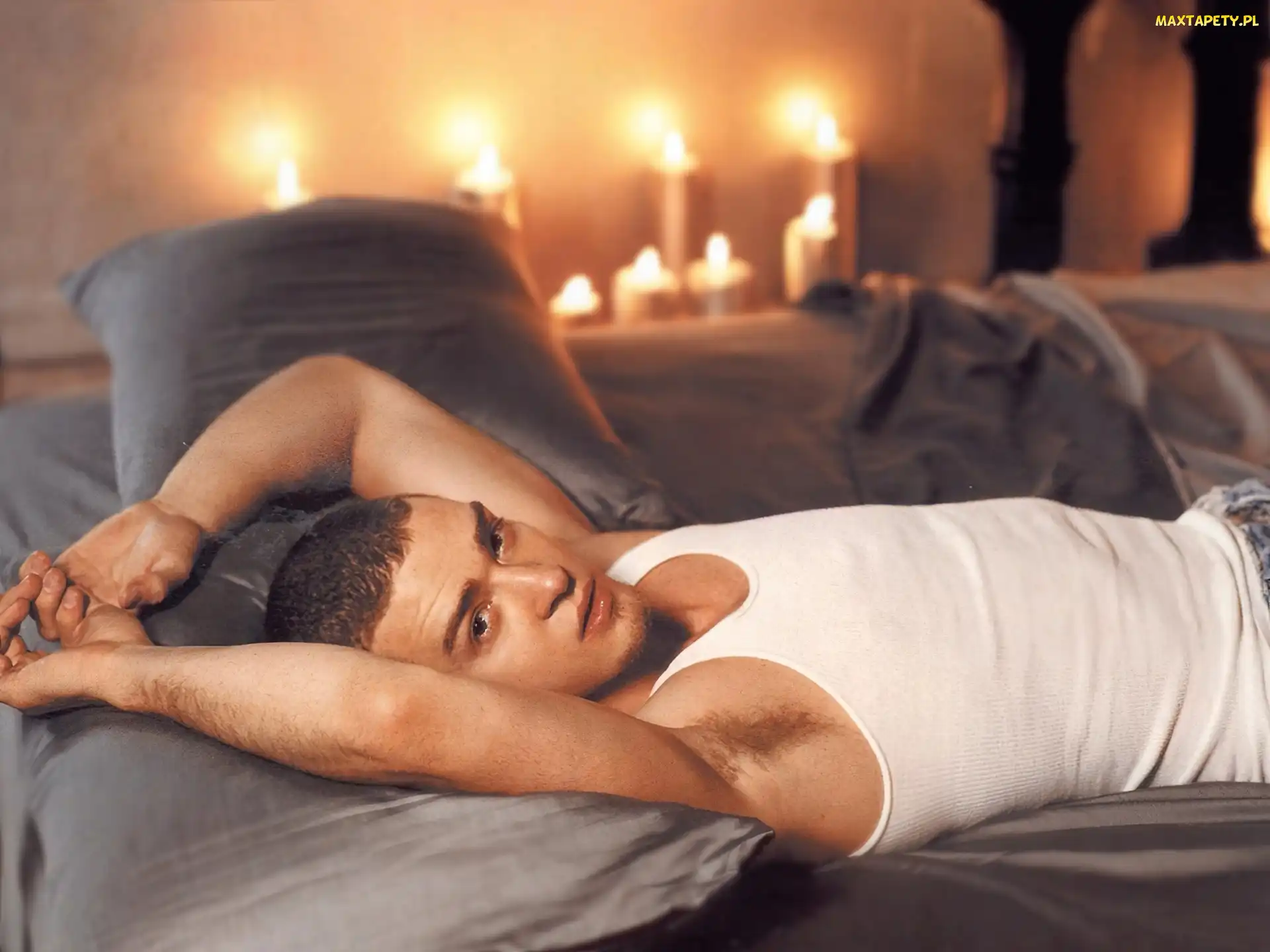 Justin Timberlake, Świece, Łózko