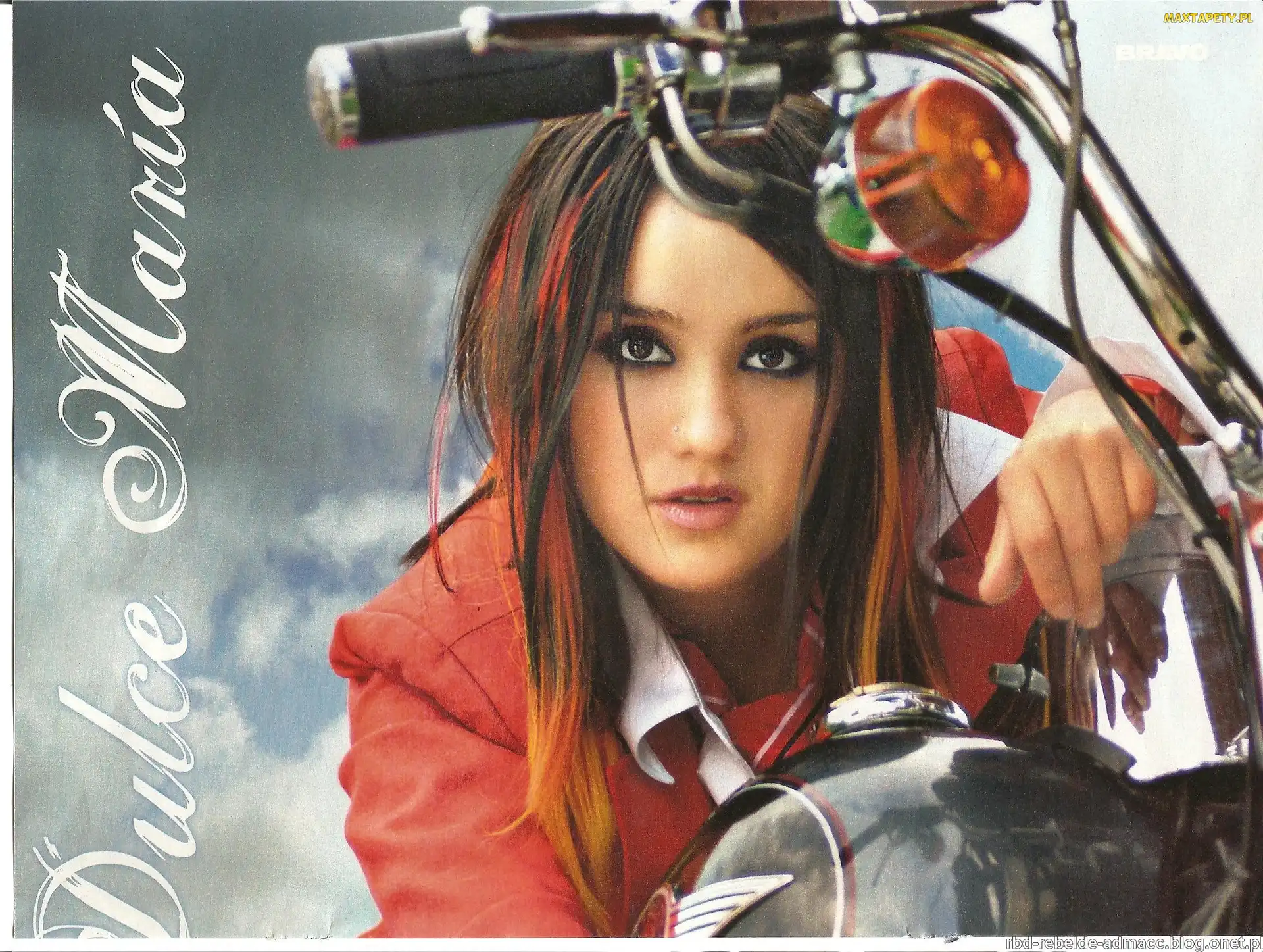 Dulce Maria, Motor, Kobieta