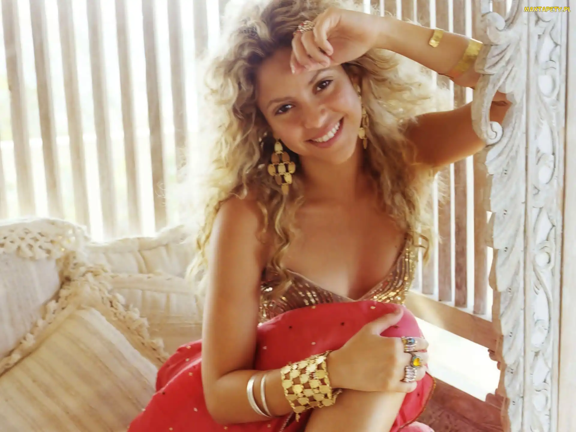 Różowa, Piżama, Shakira