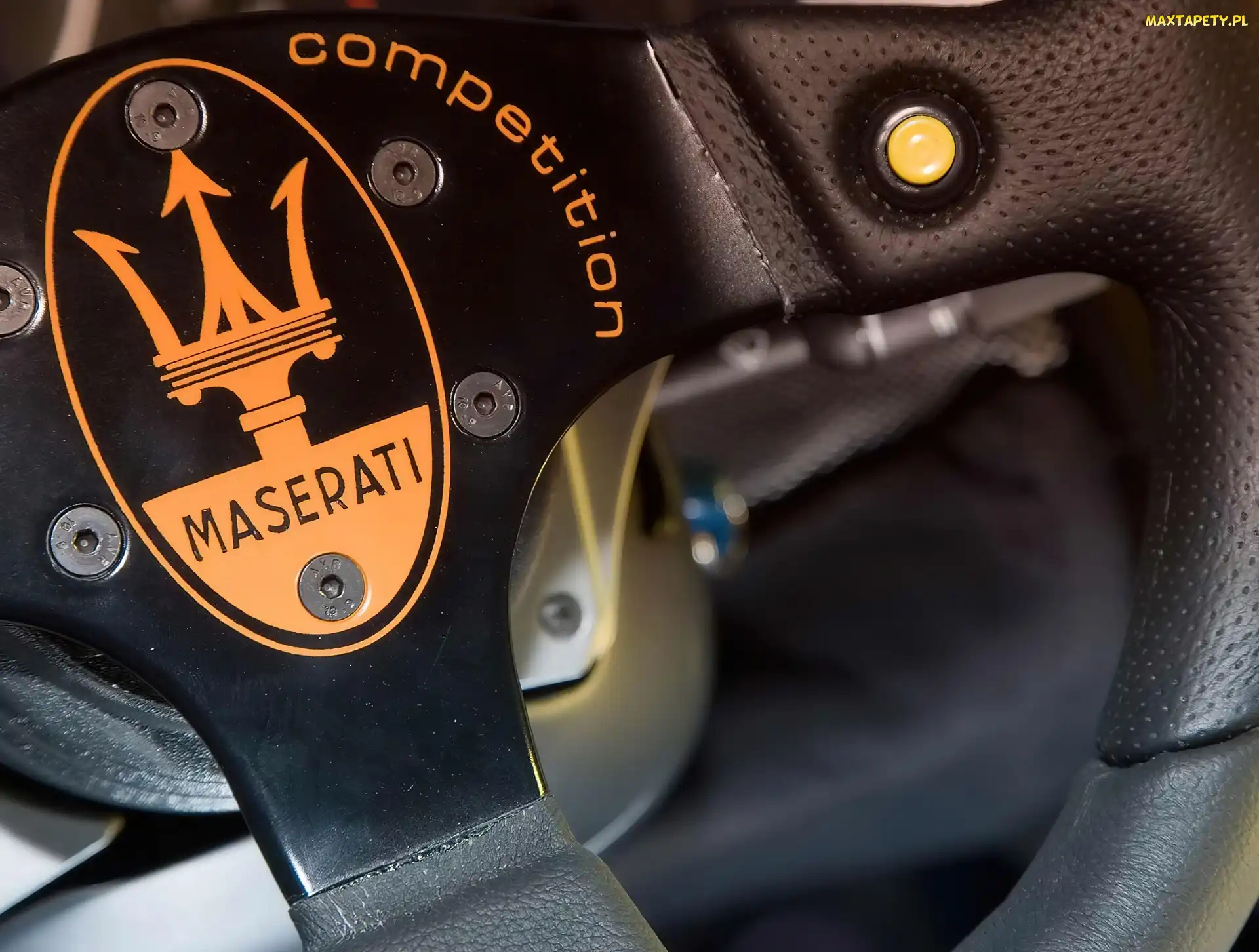 Maserati MC12, Kierownica