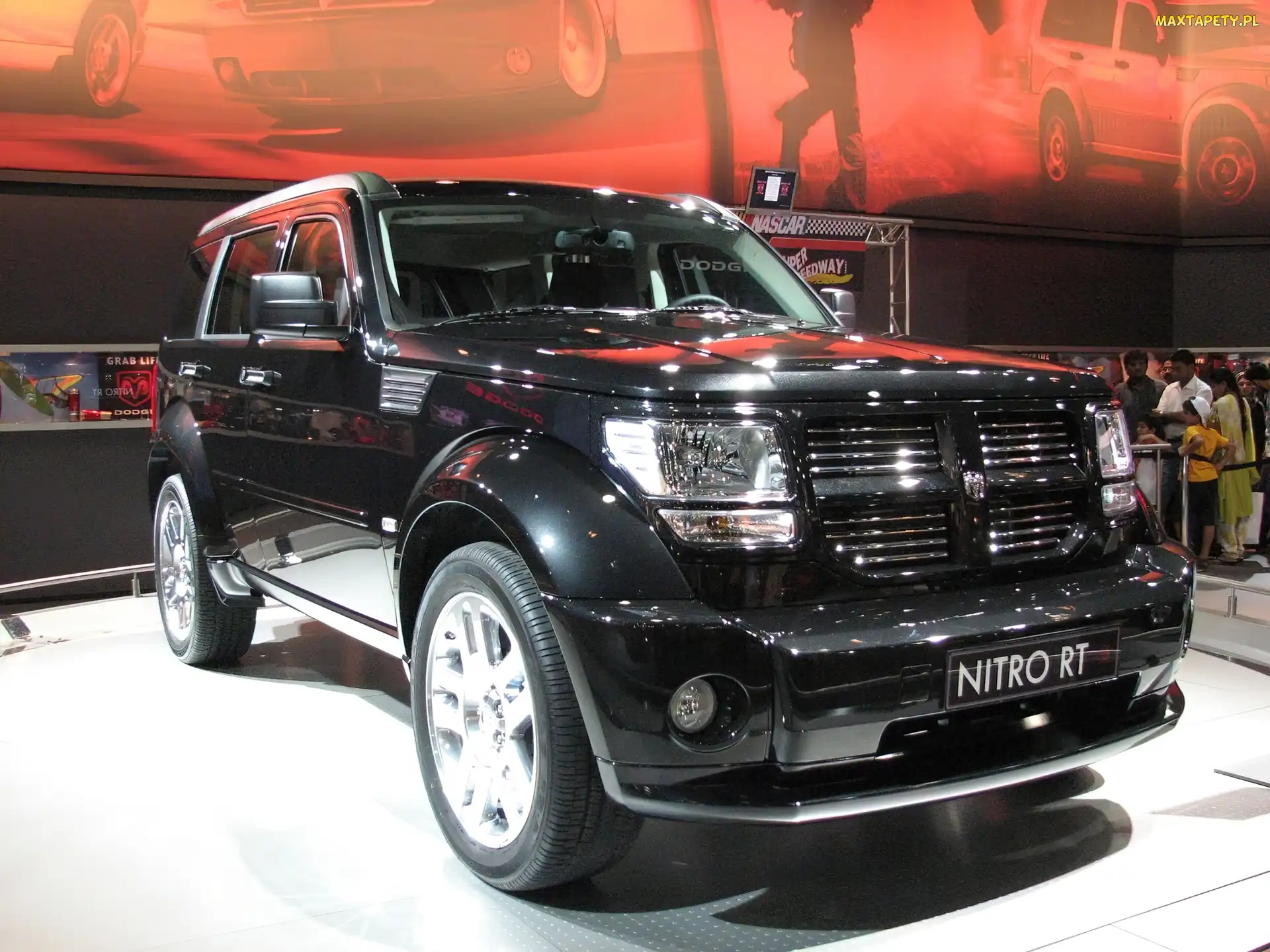 Dodge Nitro, Wystawa, Debiut