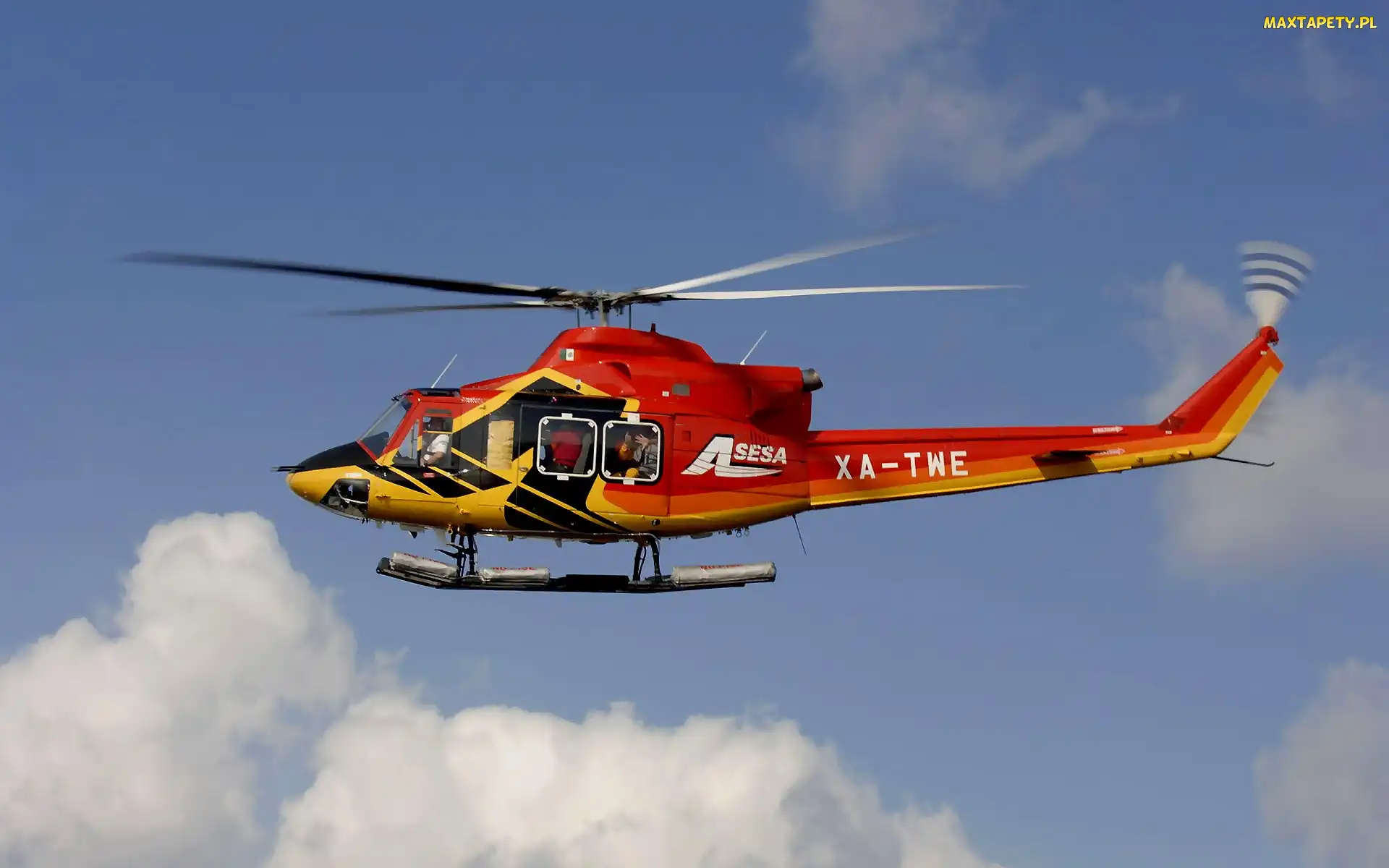 Bell-412, Śmigłowiec