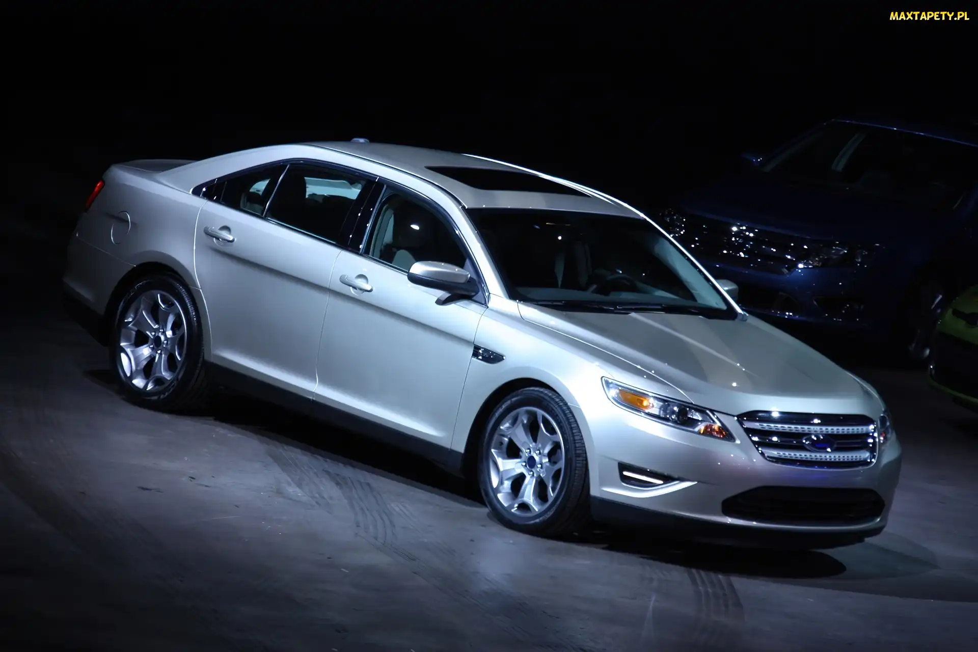 Metalik, Ford Taurus, Srebrny