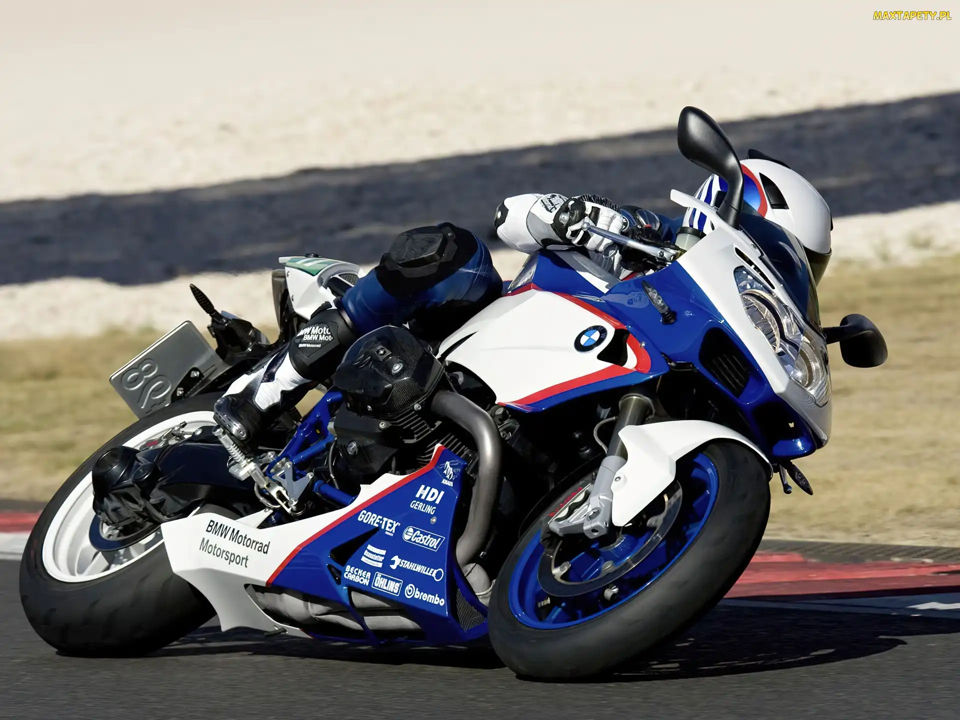 Boxer, Silnik, BMW HP2 Sport, Zakręt