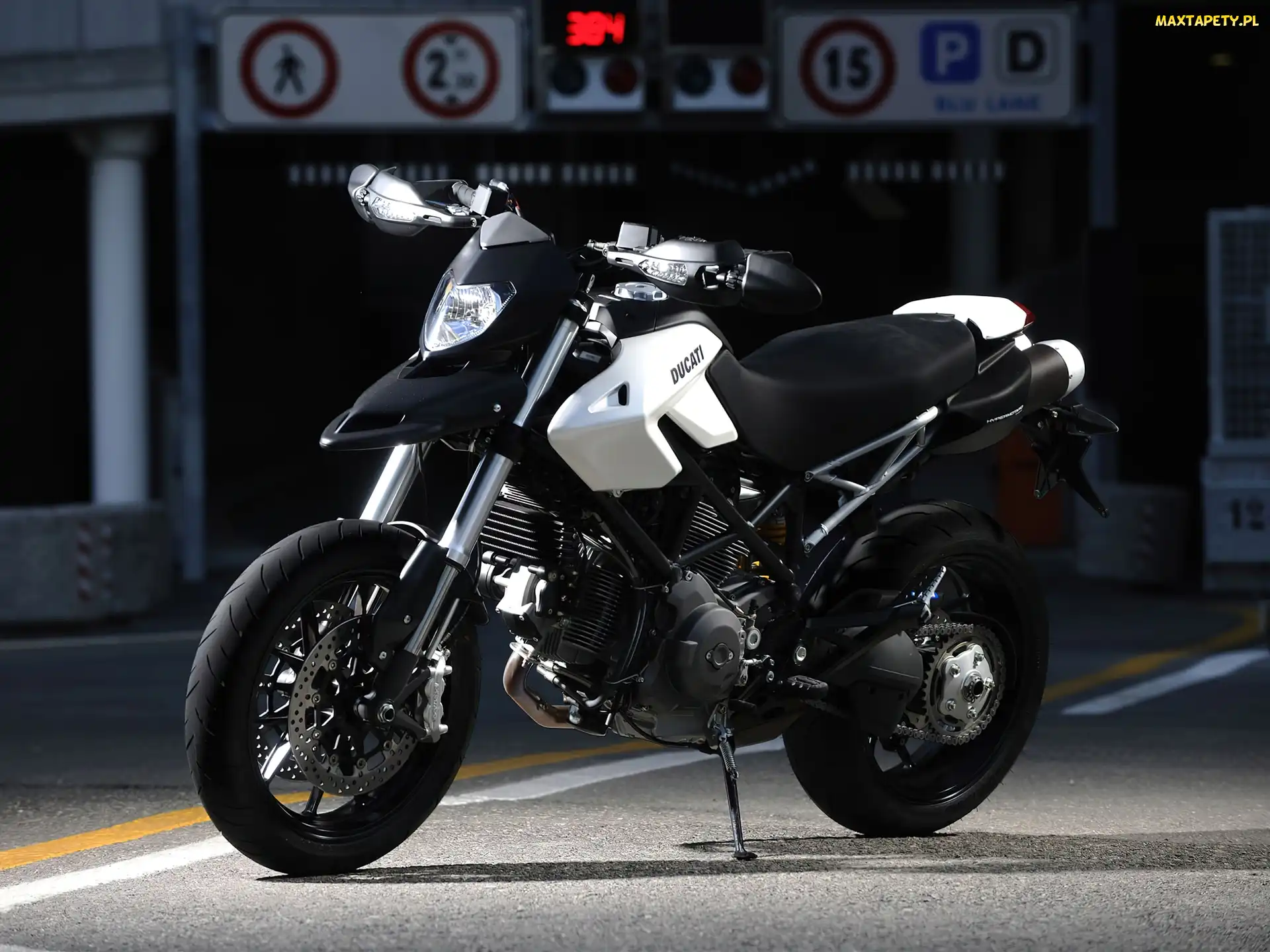 Łańcuch, Opony, Ducati Hypermotard 1100