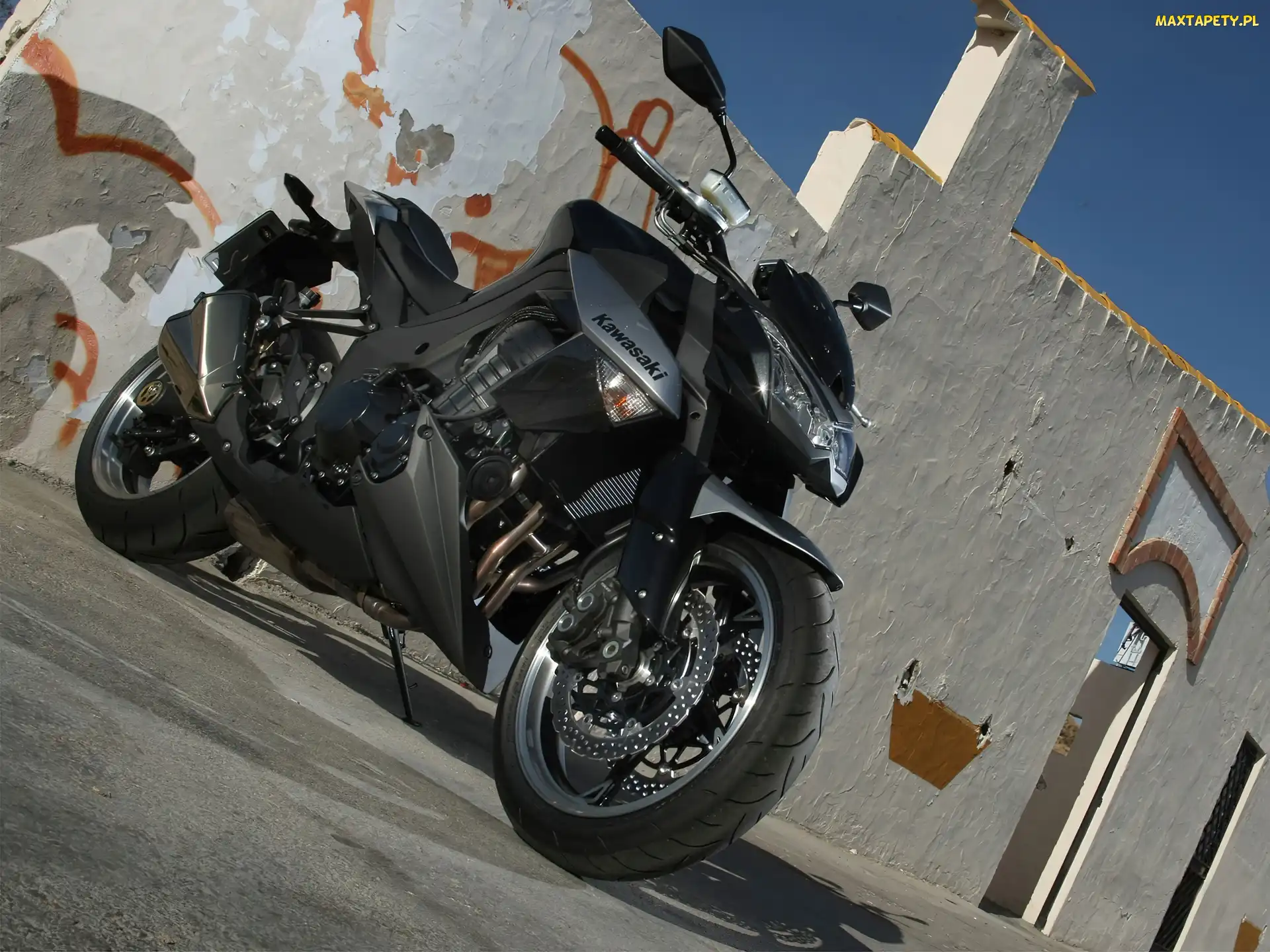 Kawasaki Z1000, Pług, Czarny