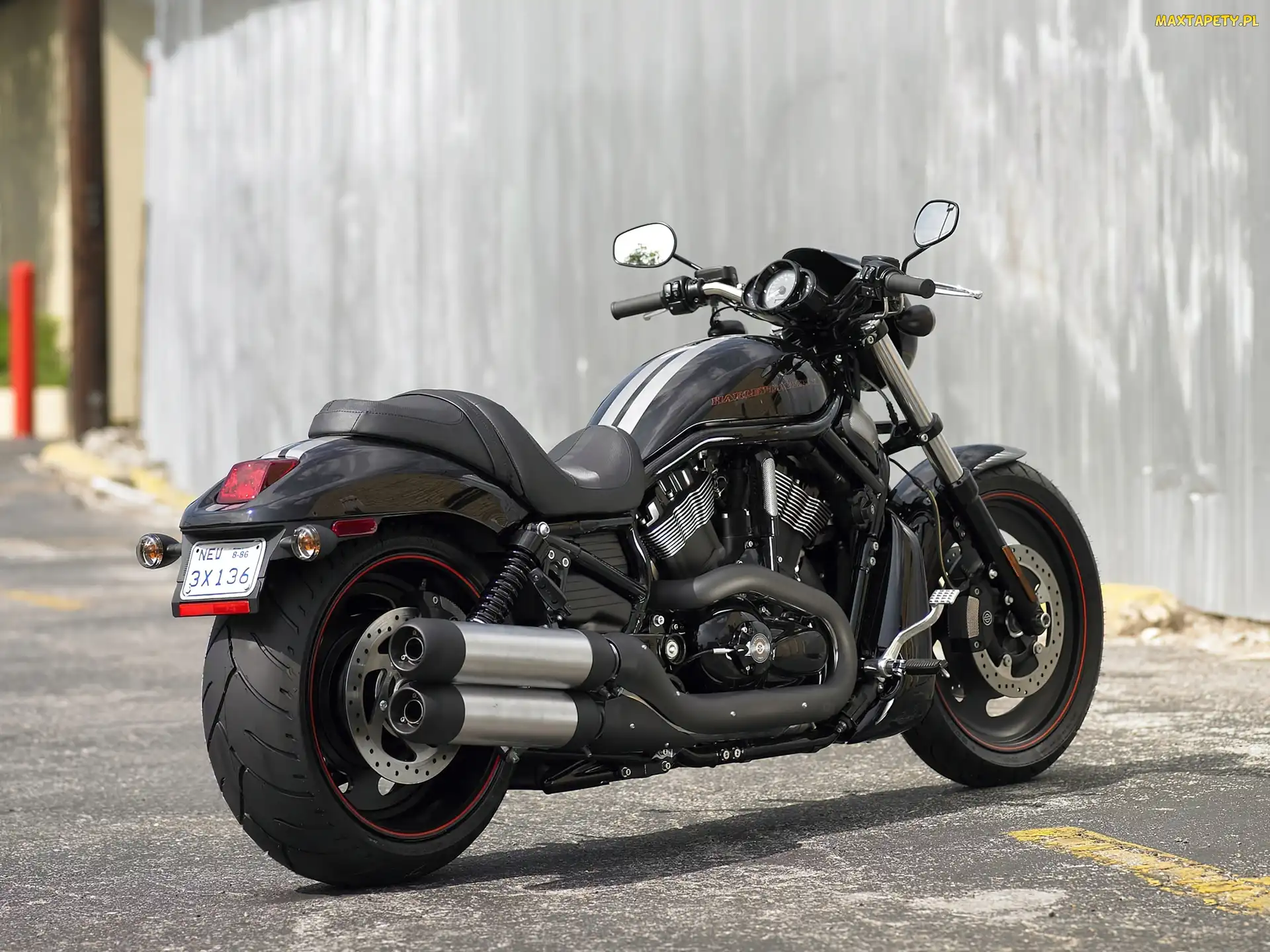 Czarne, Tłumiki, Harley Davidson Night Rod Special