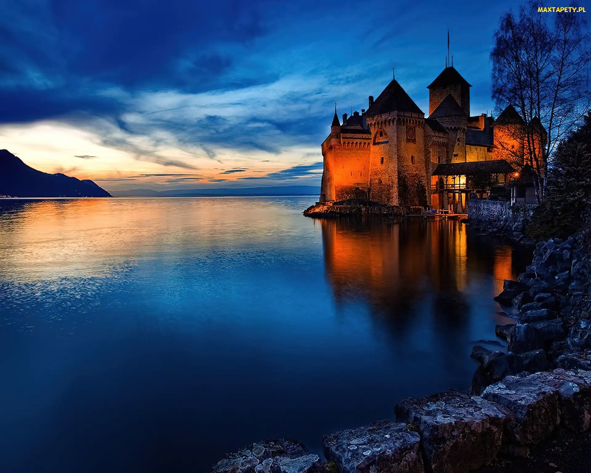 壁纸Chillon Castle，瑞士，日内瓦湖高清：宽屏：高清晰度：全屏