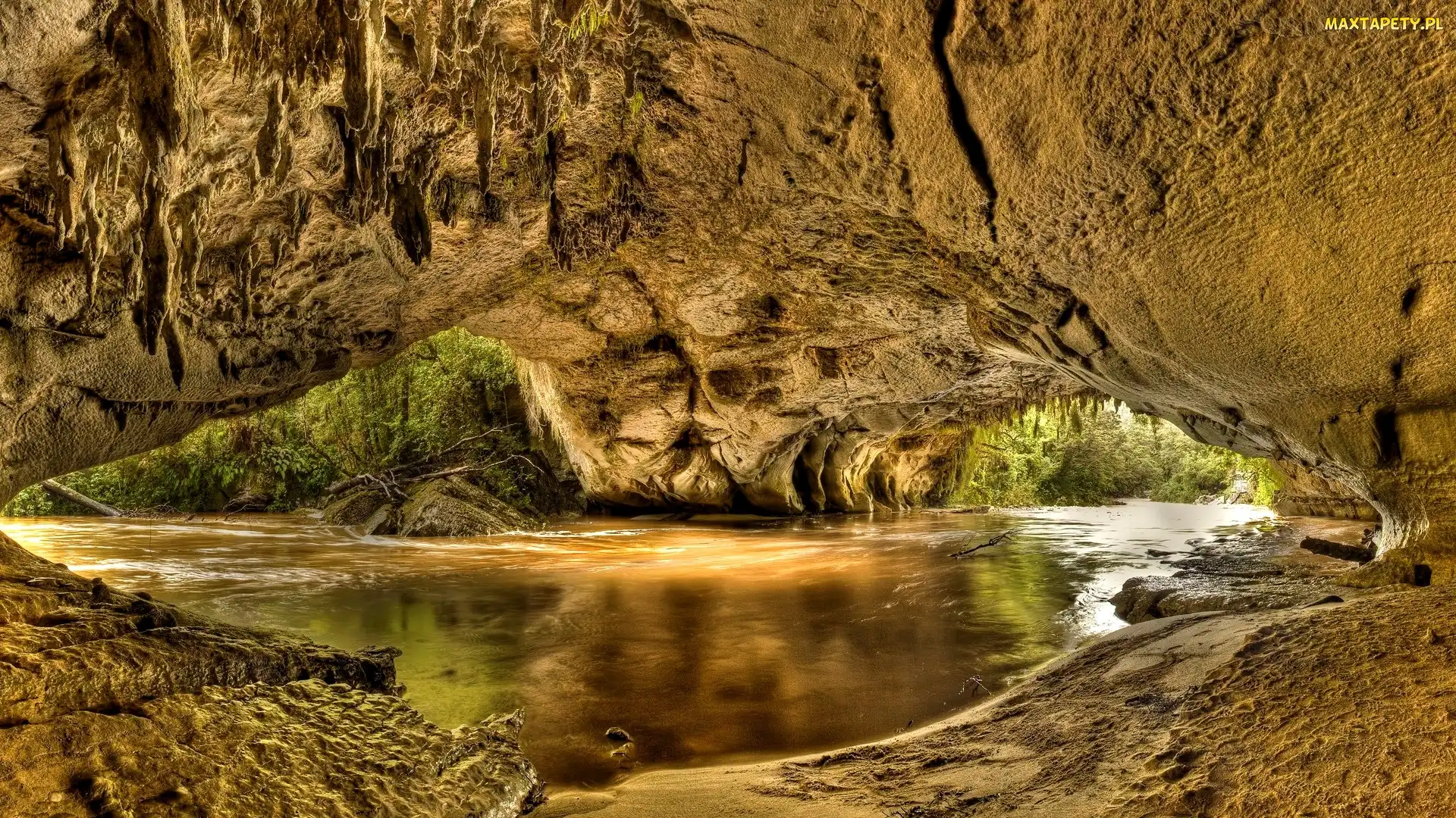 Jaskinia, Rzeka
