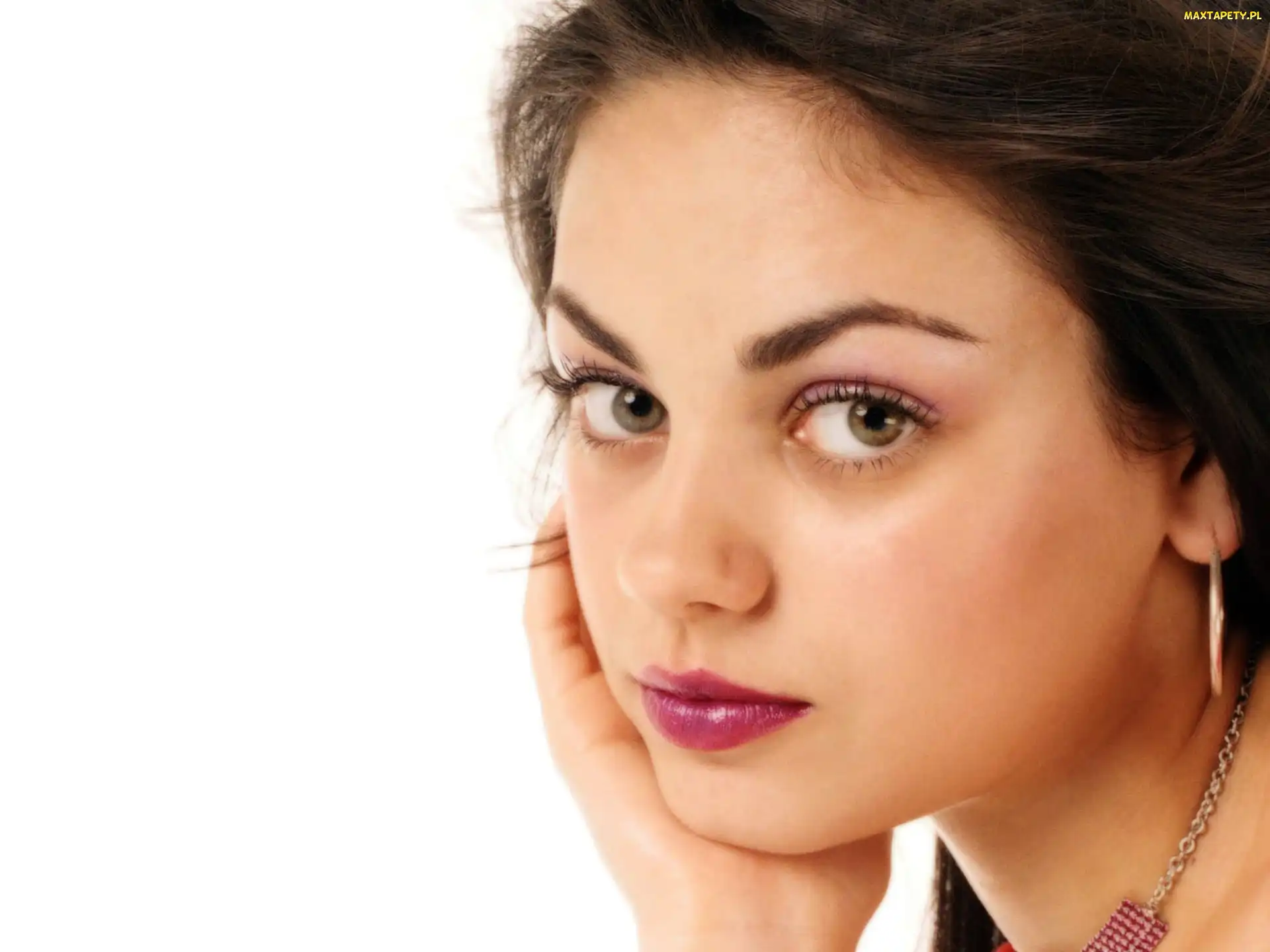 Zamyślona, Mila Kunis