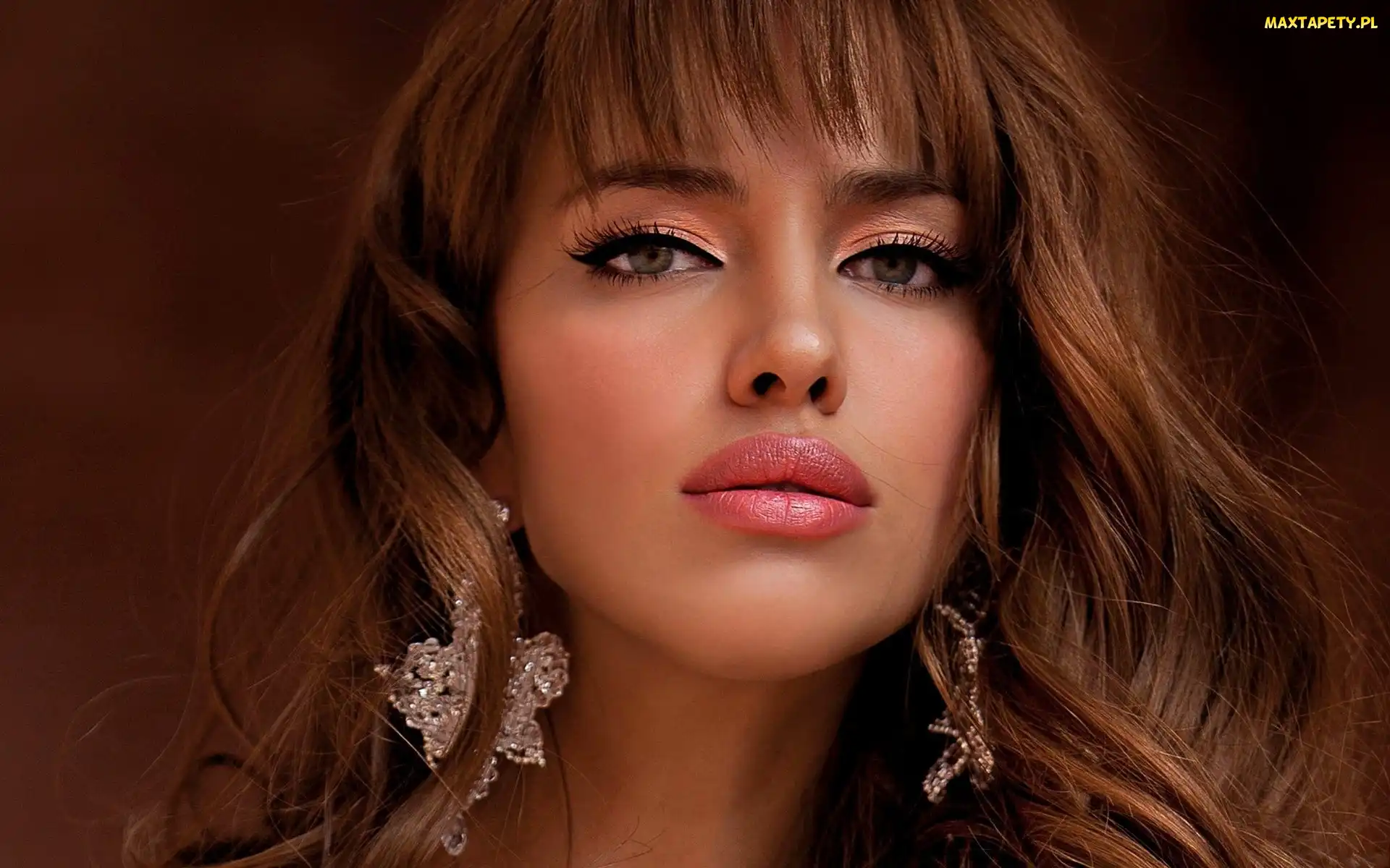 Usta, Kolczyki, Irina Shayk