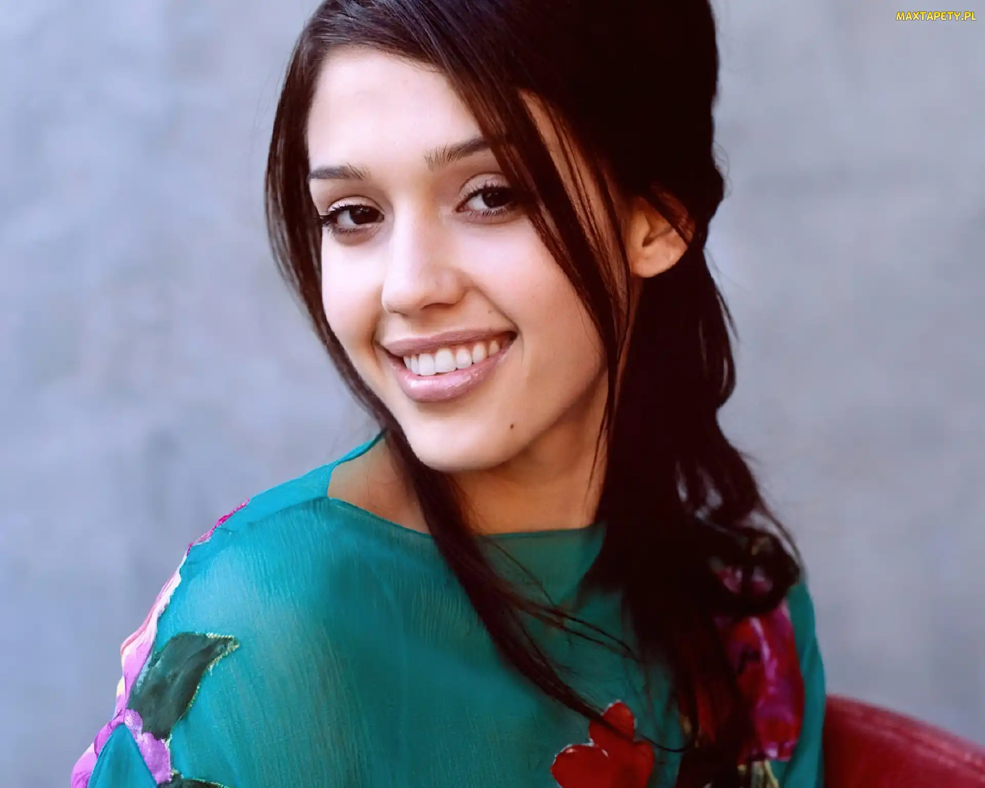 Jessica Alba, Tunika, Kolorowa