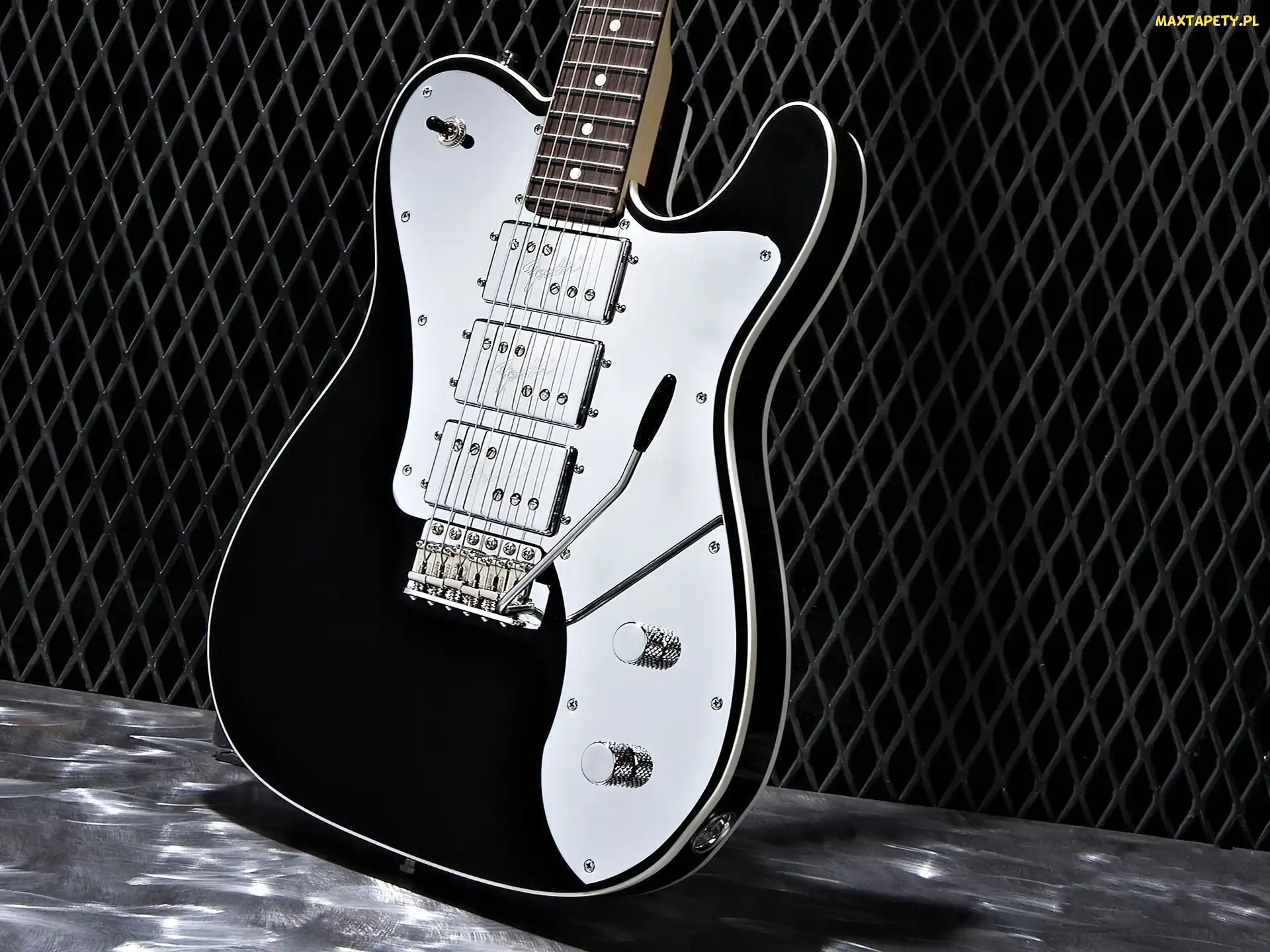 Biała, Gitara, Czarno