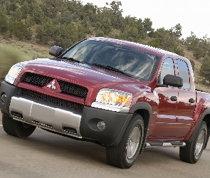 Mitsubishi Raider