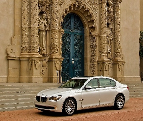 BMW 750Li, Limuzyna, Elegancka