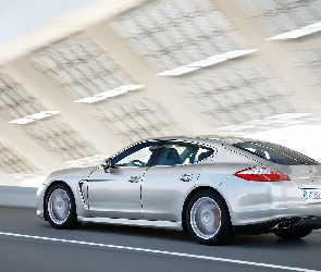 Porsche Panamera, Tył