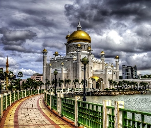 Palmy, Most, Miasto Bandar Seri Begawan, Lampy, Azja, Meczet Sultan Mosque Omar Ali Saifuddin, Brunei