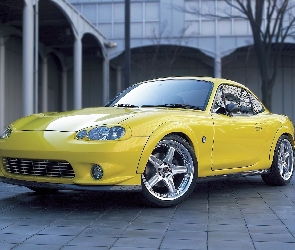 Żółta, Mazda
