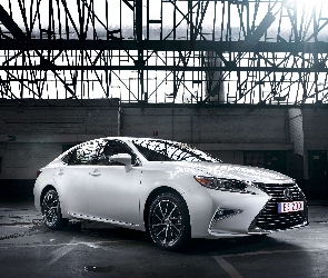 Lexus ES 200, Samochód