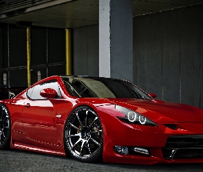Nissan 370Z, Czerwony