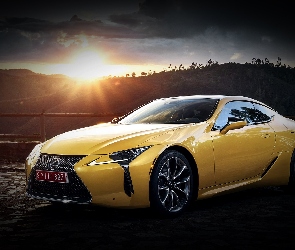 Lexus LC500, Promienie słońca