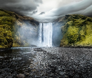 Islandia, Wodospad Skógafoss, Góry, Człowiek