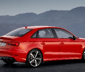 Audi RS3 Sedan, 2016, Czerwone