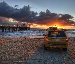Plaża, Chmury, Zachód słońca, Molo, Ford Escape Hybrid