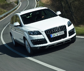 Zakręty, Audi Q7