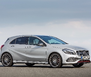 Mercedes-Benz A 250 Sport AMG Line Polar Silver, 2016