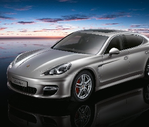Porsche Panamera Turbo, 2011