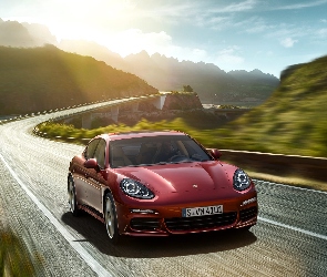 2014, Droga, Porsche Panamera S E-Hybrid