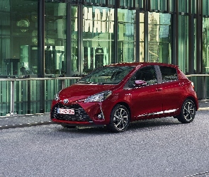 2017, Toyota Yaris Hybrid