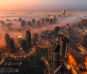 Dubaj, Drapacze chmur, Mgła, Wieżowce