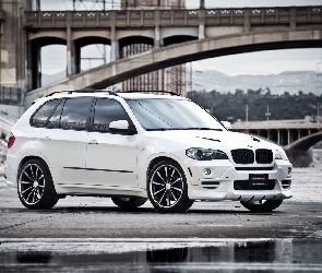 BMW X5 E70, Most, Białe