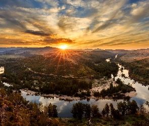 Canberra, Wzgórza, Australia, Rzeka Murrumbidgee, Chmury, Shepherds Lookout, Zachód słońca, Drzewa