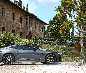 Jaguar F-Type SVR Coupe, 2017