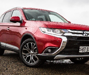 Mitsubishi Outlander, 2017, Czerwony