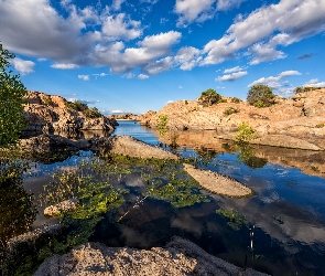 Jezioro Willow Lake, Stan Arizona, Stany Zjednoczone, Rośliny, Skały, Góry, Rzeka, Formacje skalne Granit Dells