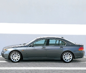 BMW E65, Limuzyna