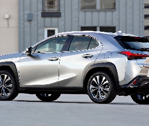 Lexus UX200, Budynek, Srebrny