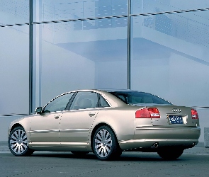 Audi S8