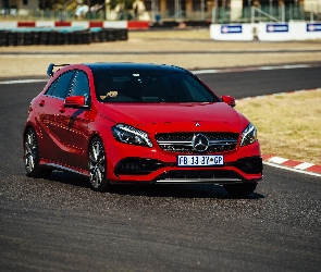 Mercedes A45 AMG, Czerwony