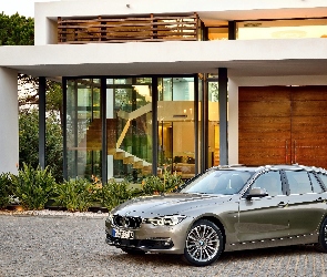 BMW M3 Touring F31, Budynek