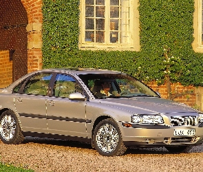 Volvo S-80, Limuzyna