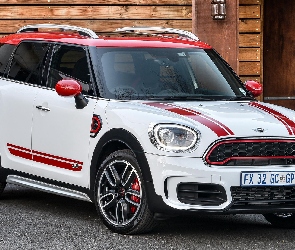 Mini Countryman, Przód