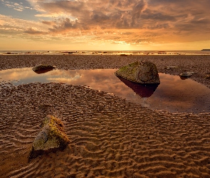 Rosja, Chmury, Plaża, Morze Białe, Kamienie, Zachód słońca