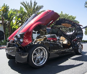 Czerwony, Pagani Huayra