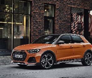 Audi A1 Citycarver, Dom, Ulica